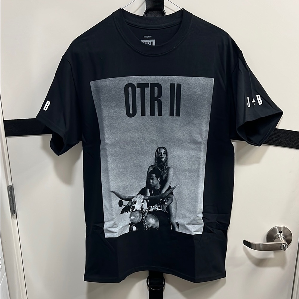 Black and Gray Short Sleeve Tee with Jay-Z and Beyoncé OTR 2 Print